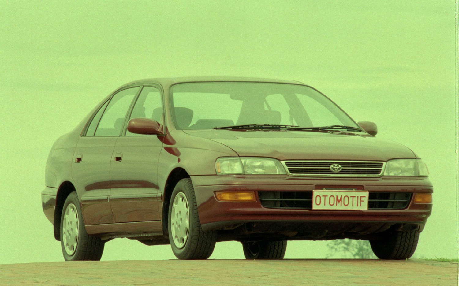 Indonesia, sedan, 90an, toyota corona absolute, Segini Harga Toyota Corona Absolute Pas Pertama Dijual di Indonesia