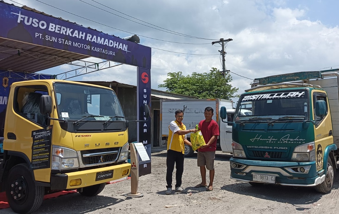 mitsubishi fuso canter, pt sun star Motor, Mitsubishi Solo, bagi-bagi sembako, dealer mitsubishi solo, Fuso Berkah Ramadhan, Gelar Fuso Berkah Ramadhan, Sun Star Motor Kartasura Bagi Sembako dan Free Check Up Kendaraan