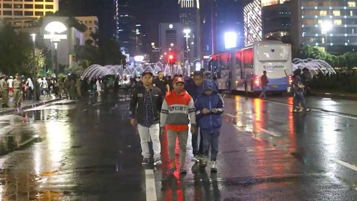 jalan mh thamrin, jalan jenderal sudirman jakarta, Car Free Night Jakarta, penutupan jalan jakarta, Malam Takbiran Jakarta, Maaf Mengganggu, Jalan Sudirman-Thamrin Jakarta Steril Dari Motor dan Mobil di Malam Takbiran