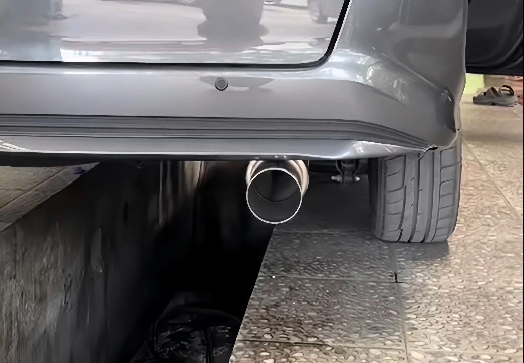 bahan bakar, pembakaran, knalpot, asap hitam, kerak karbon, Jangan Heran Mobil Digeber Keluar Asap Hitam, Semua Karena Hal ini