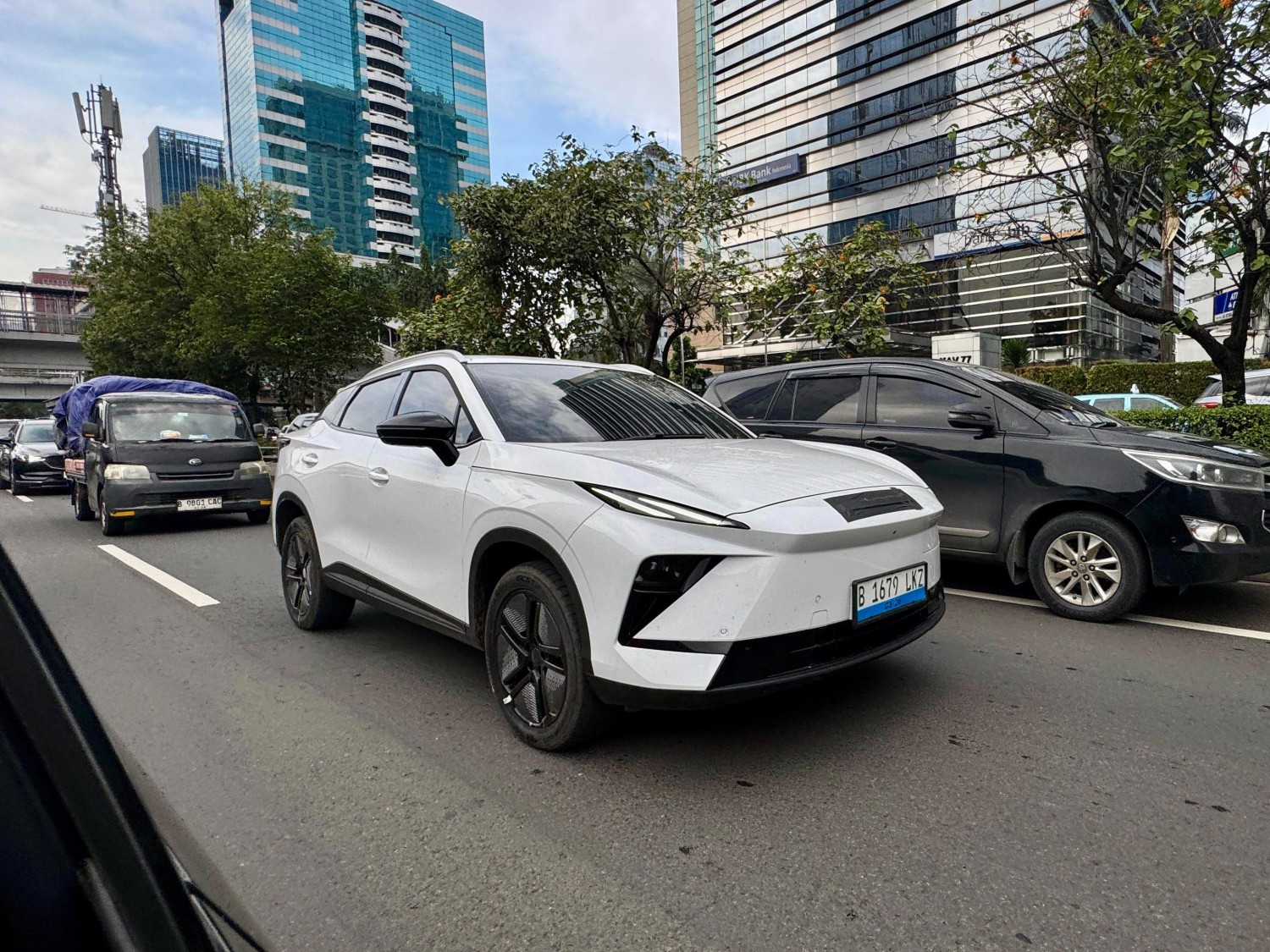 mobil baru, Omoda 5, Jaecoo, Omoda E5, Kepergok Tanpa Kamuflase, OMODA E5 Baru Asyik Melintas Di Jakarta