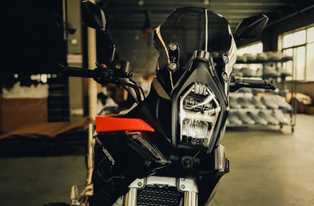 reli dakar, motor baru, motor adventure, Honda CRF300 Rally, Leonart Rally 300, Harga Setara Rp 70 Jutaan, Pesaing Honda CRF300 Rally Ini Bisa Jalan 500 Km Lebih Sekali Full Tank
