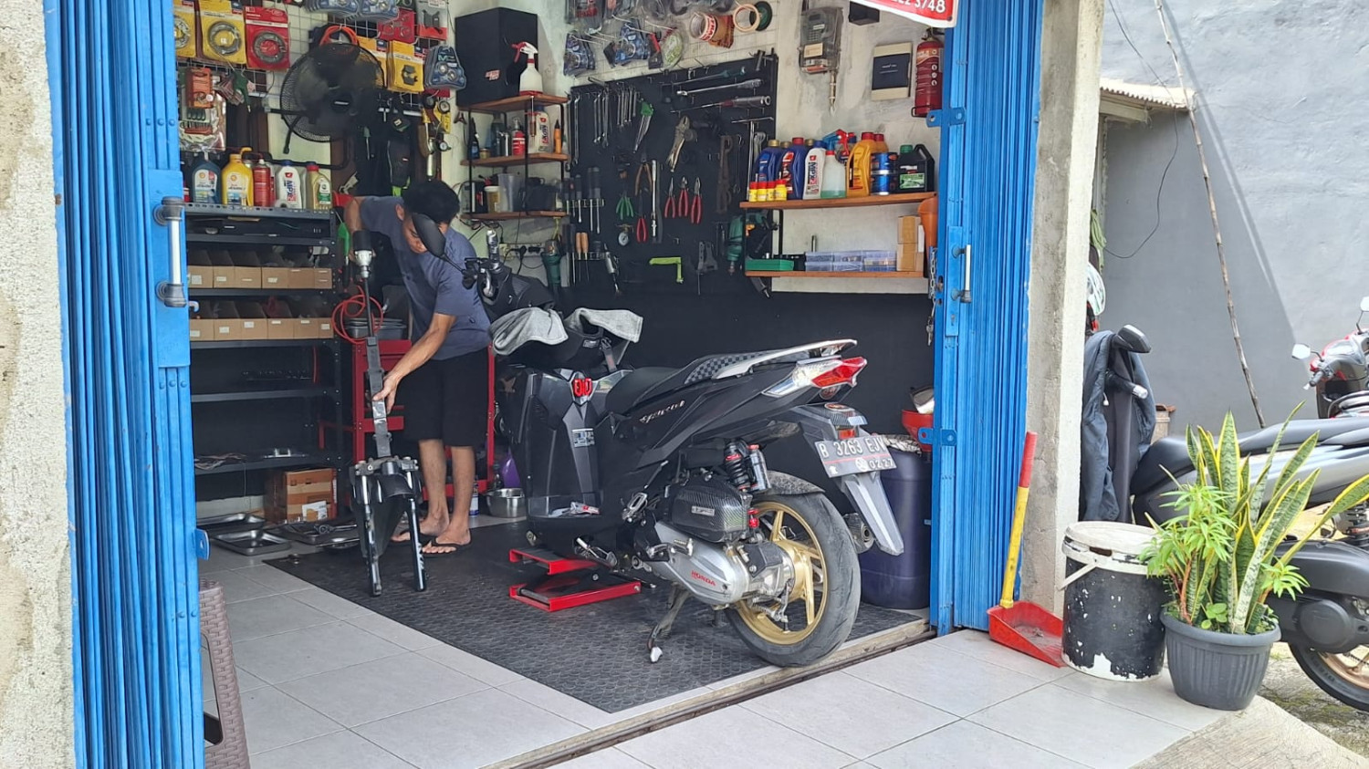 komstir, biaya ganti komstir, Bengkel Matic Point, Inspirasi dari Thailand, Bengkel Ini Ganti Komstir Tanpa Getok-getok