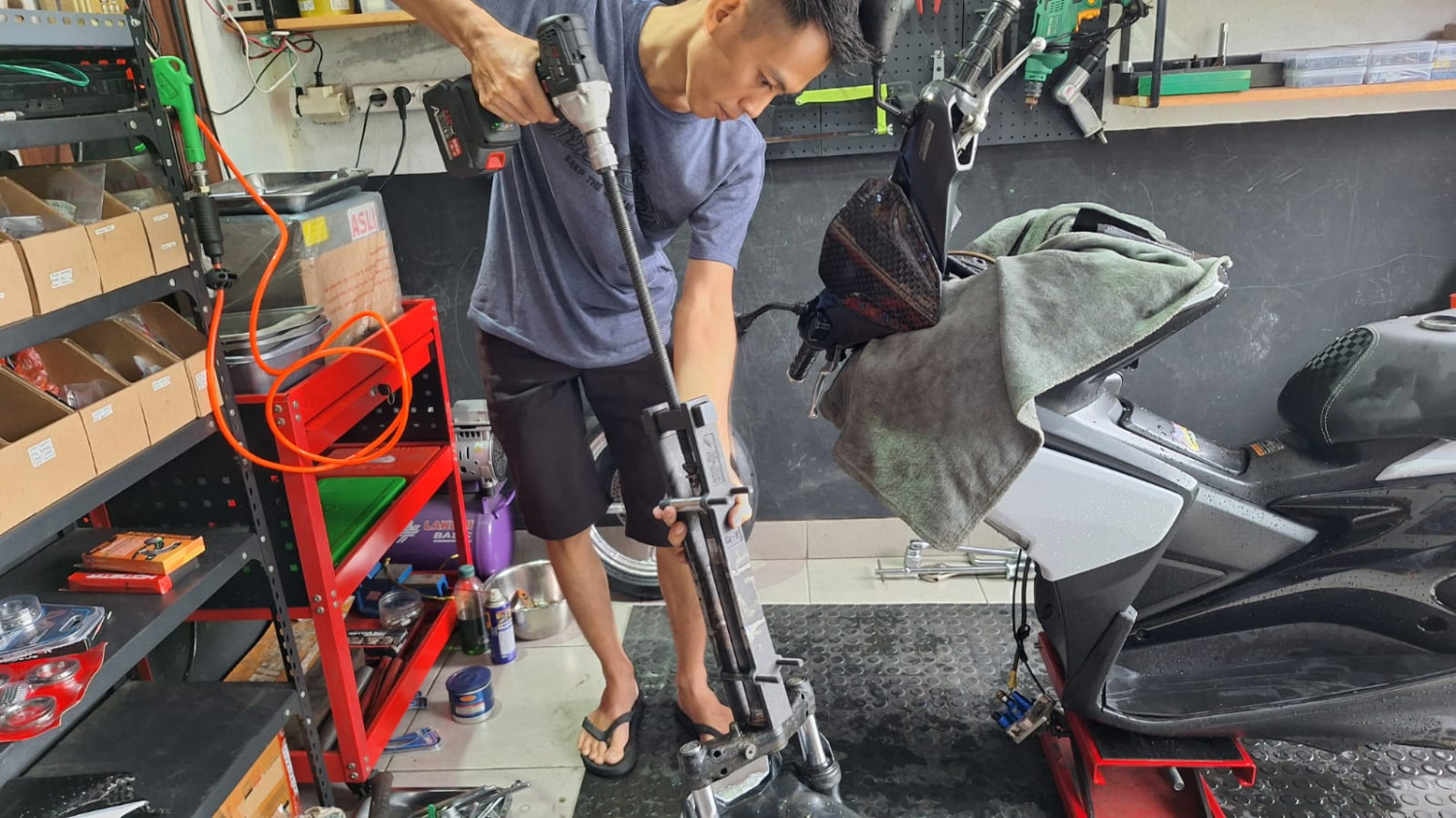 komstir, biaya ganti komstir, Bengkel Matic Point, Inspirasi dari Thailand, Bengkel Ini Ganti Komstir Tanpa Getok-getok