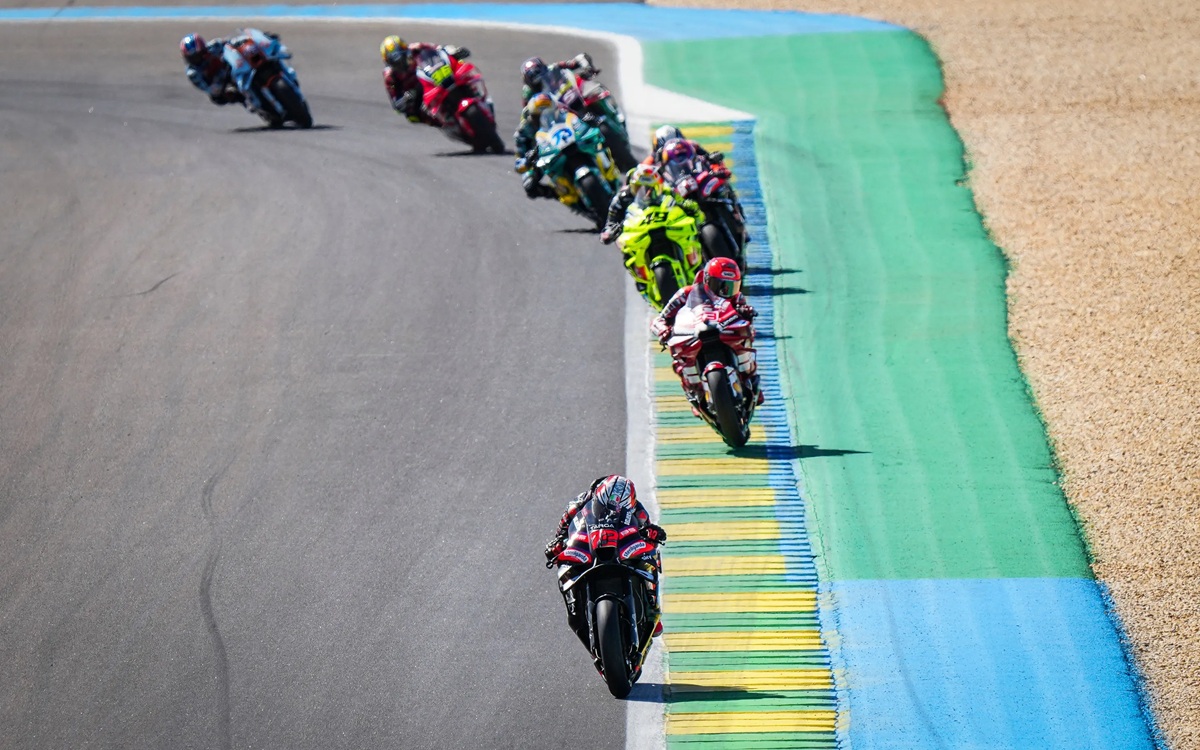 MotoGP, motogp brasil 2026, aspal sirkuit motogp brasil, MotoGP Brasil 2026 Dipenuhi Gangguan, Kondisi Trek Jadi Obrolan Panas