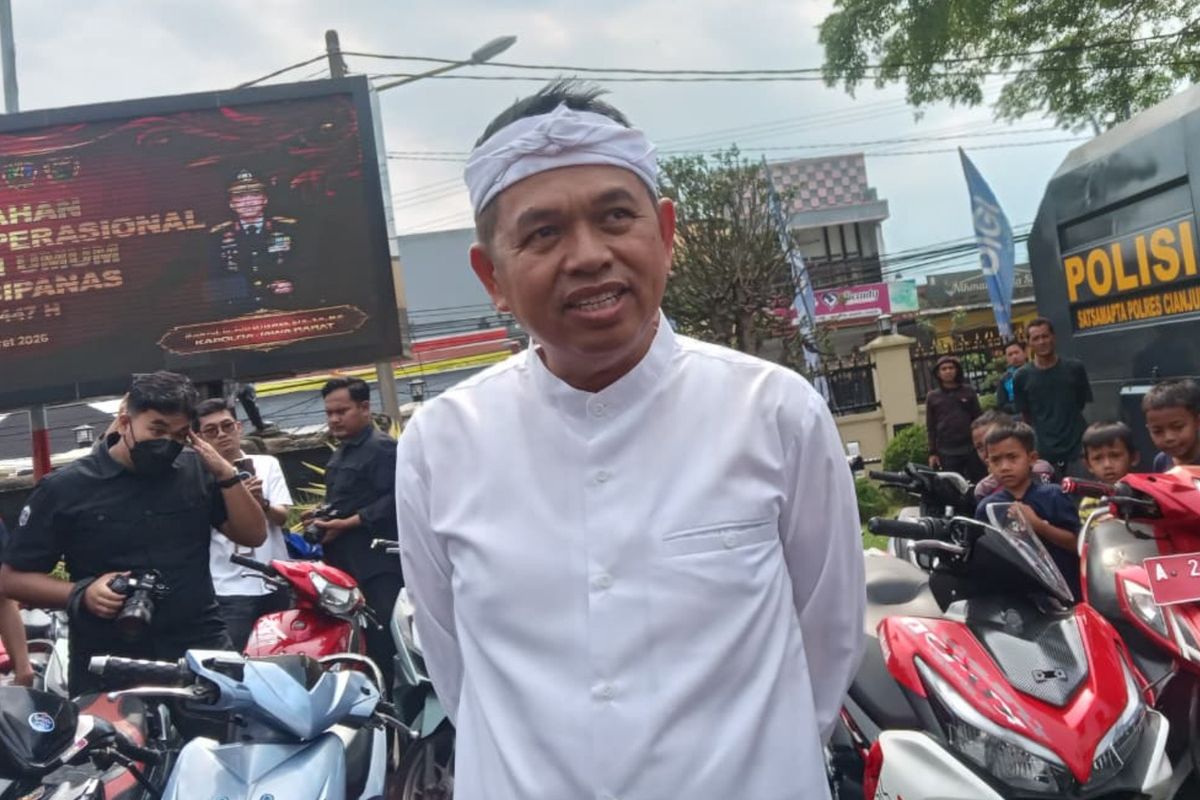 dedi mulyadi, Pajak kendaraan Jabar, Diskon Pajak Kendaraan Jabar, Diskon Pajak 10 Persen, Diskon Pajak Dedi Mulyadi, Dedi Mulyadi Sumringah, Diskon Pajak Kendaraan Lebaran Gandakan Pendapatan 3 Kali Lipat