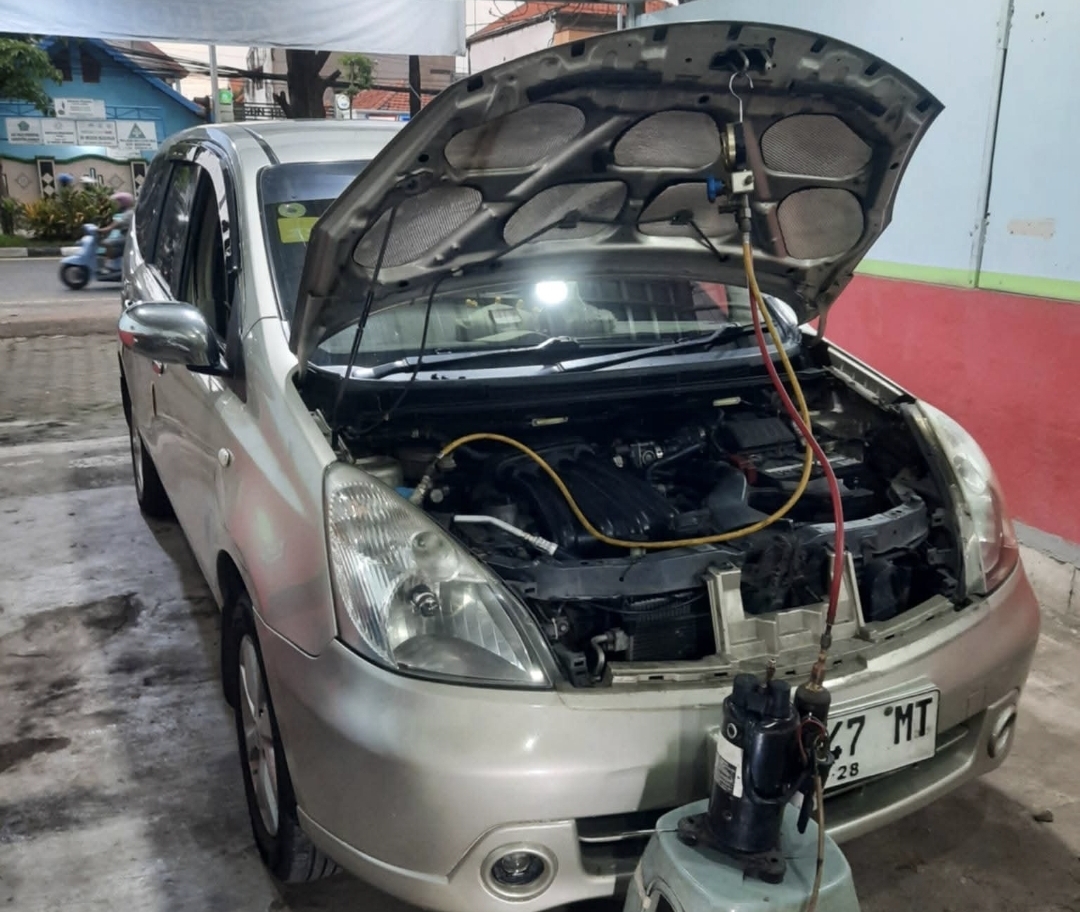 mobil, dingin, freon, kondensor, Penyebab AC Mobil Tidak Dingin, Belum Tentu Harus Isi Ulang Freon!