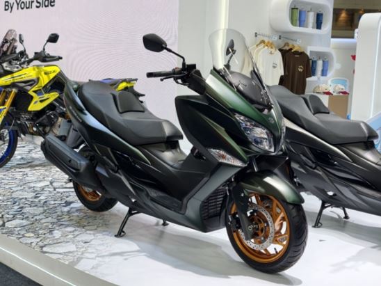thailand, suzuki, skutik, bims, suzuki burgman 400, Suzuki Luncurkan Versi Terbaru Lini Skutik 400 Cc, Tampil Elegan dan Lebih Efisien