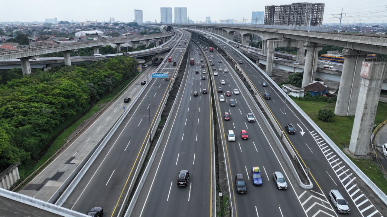 arus balik, pulang mudik, tol MBZ, Arus Balik Lebaran Selesai, Jalan Layang MBZ Masih Ramai Arah Jakarta, Kok Bisa?