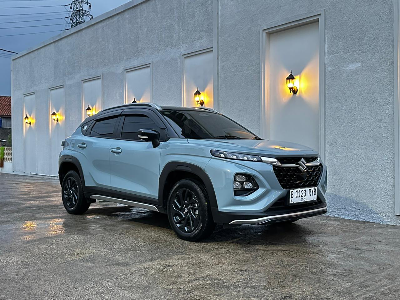 compact suv, Suzuki Fronx, Fronx SGX, Penikmat Kopi Size Large, Pasti Suka Dengan Fitur di Suzuki Fronx Ini