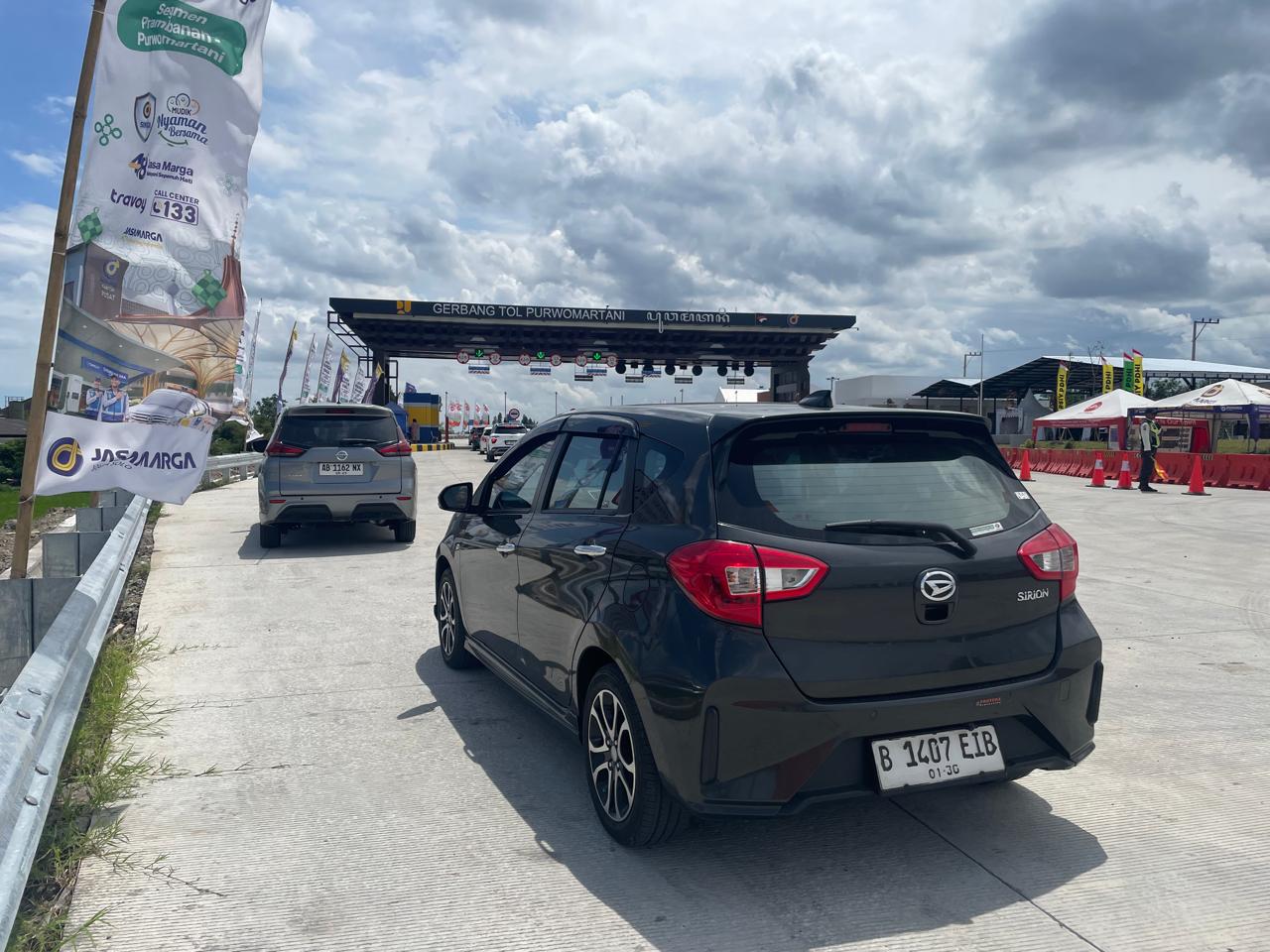 mudik, mobil baru, daihatsu, balik, daihatsu sirion, Mudik-Balik 1.000 KM Lebih Naik Daihatsu Sirion, Irit Tembus 20 km/l