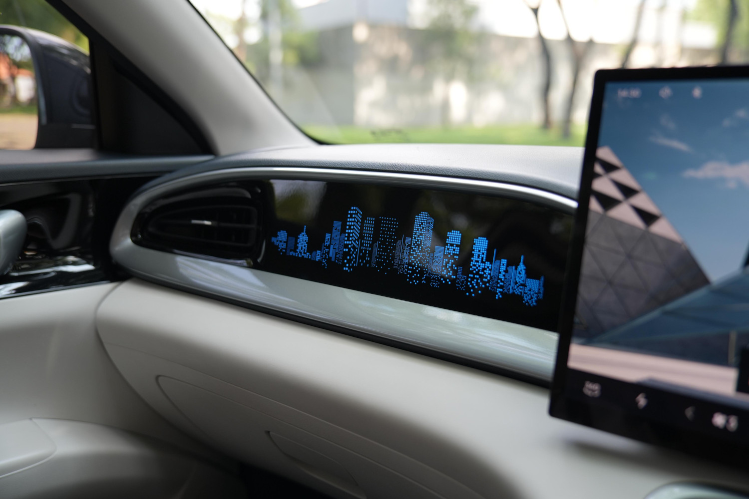 mobil listrik, Geely, Ambient Lighting, Geely EX2, Agak Nyeleneh, Intip Detail Ambient Lighting Interior Geely EX2