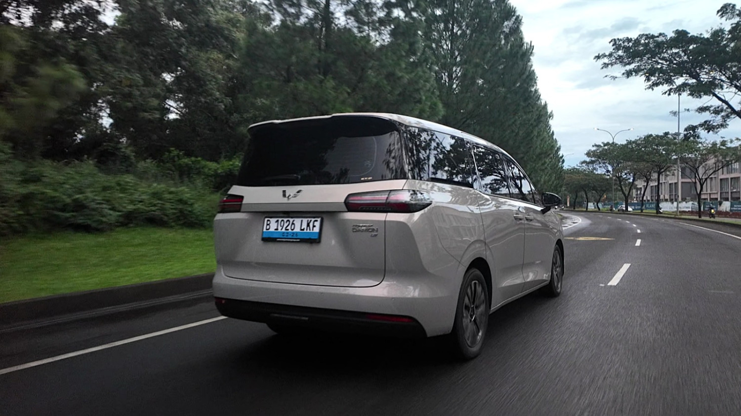 wuling, mobil listrik, BEV (Battery Electric Vehicle), Darion EV, Wuling Darion EV, Gak Butuh Bensin Mahal, Sejauh Ini Jarak Tempuh Wuling Darion EV