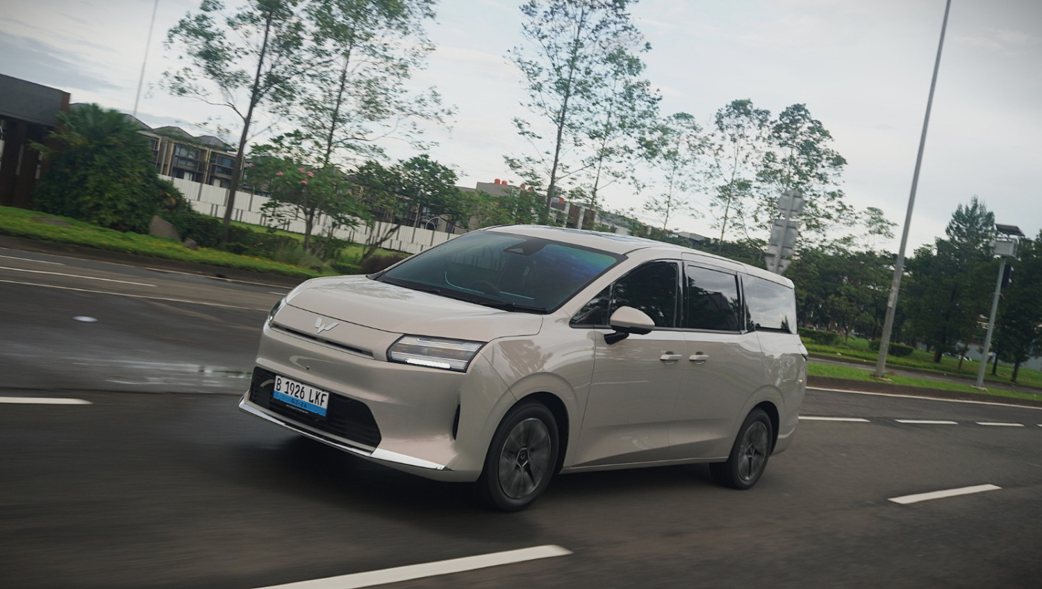 wuling, BEV (Battery Electric Vehicle), Darion EV, Wuling Darion, Wuling Darion EV, Sesama MPV Listrik, Lebih Kencang Wuling Darion EV Atau BYD M6?