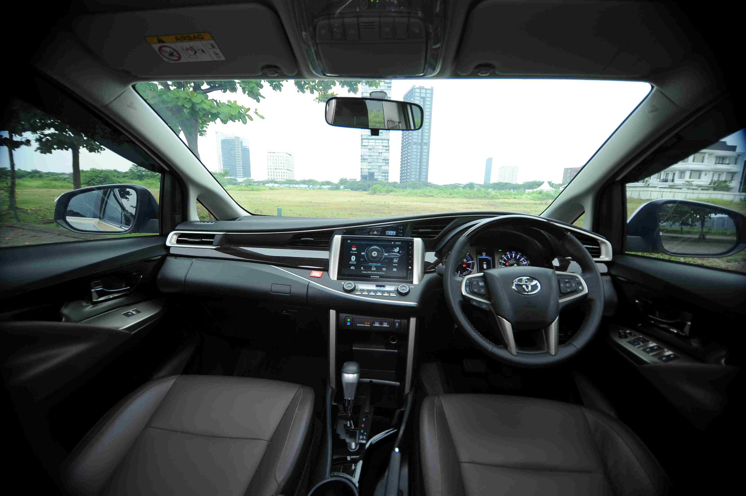 50 tahun, toyota kijang innova, venturer, reborn, special edition, Toyota Kijang Innova Reborn Langka, Cuma 50 Unit di Seluruh Dunia