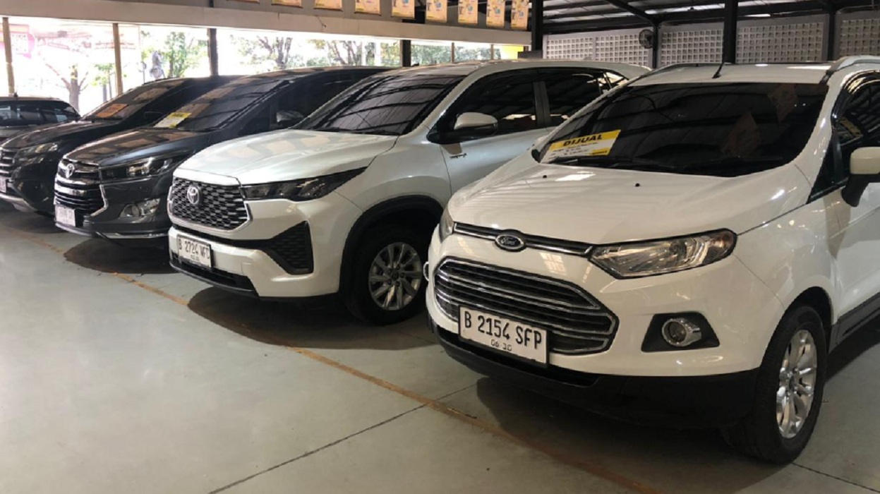 Toyota Innova Zenix, mobil bekas innova zenix, harga mobil bekas innova zenix, innova zenix bekas, mobil bekas toyota innova zenix, Mobil Irit Pasca BBM Naik, Harga Innova Zenix Seken Turun Jadi Segini