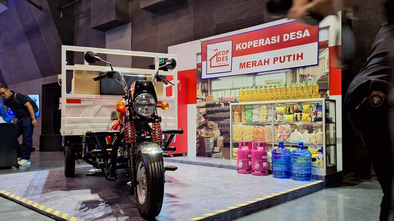 motor, Motor tiga roda, motor roda 3, TVS Armado, Ini 3 Fitur Kekinian dari TVS Armado yang Bisa Bikin Kurir Semangat
