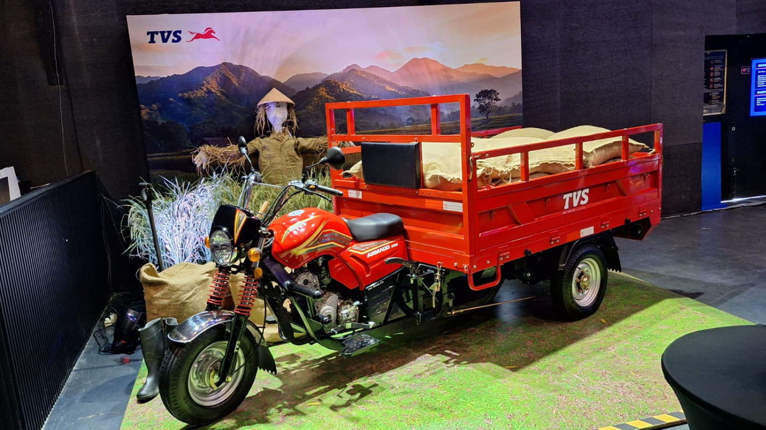 motor roda 3, TVS Armado, Adopsi Rangka Truk, Segini Beban Maksimal yang Bisa Diangkut TVS Armado