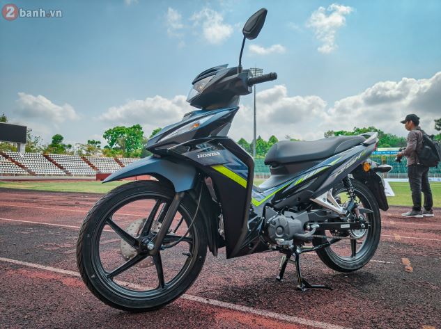 vietnam, motor bebek, motor baru, honda supra x 125, Honda Dash 125, Iritnya Tembus  55 Km/Liter, Saudara Honda Supra X 125 Versi Sporty Mengaspal di Vietnam
