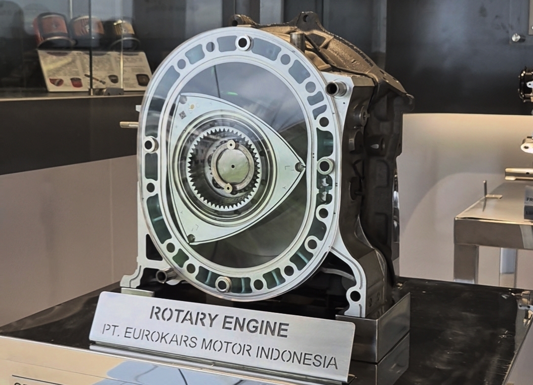mazda, mesin, rotary, engine, apex, Dikenal Vampir Oli, Ternyata Kerja Mesin Rotary Memang Membakar Oli