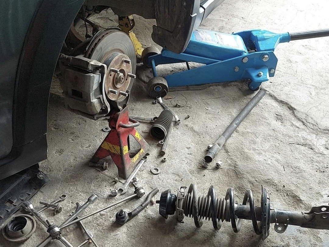 tips, mobil, keras, shockbreaker, suspensi, Suspensi Mobil Terasa Keras, Per Bisa Jadi Sudah Tidak Optimal