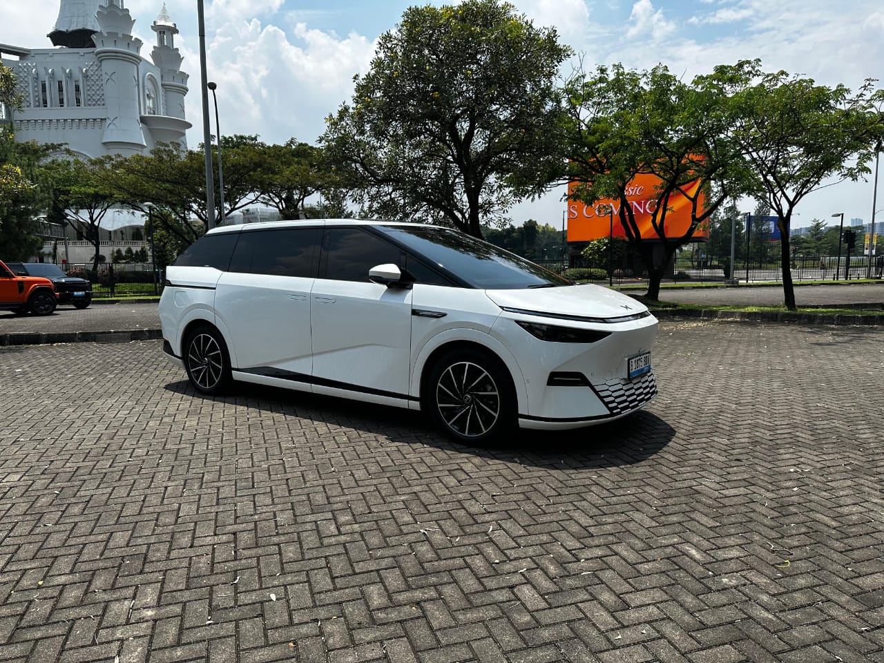 mobil listrik, XPeng, Xpeng X9, parade chindo, Xpeng X9 Raja Terakhir Mobil Listrik China di Indonesia, Suguhkan Fitur Secanggih Ini
