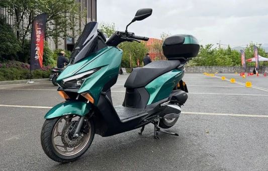 skutik, motor baru, Sundiro Honda, Yamaha Lexi LX 155, Honda NS150ES, Sekali Full Tank Bisa Jalan 370 Km, Skutik Baru Honda Ini Cocok Lawan Yamaha Lexi LX 155