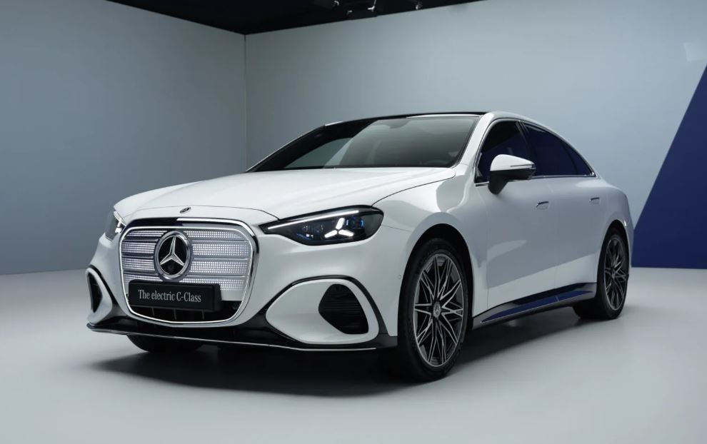 mercedes-benz, c-class, C-Class listrik, Mercedes-Benz C 400, Mercedes-Benz Akhirnya Luncurkan C-Class Listrik, Sanggup Tempuh 762 Km Sekali Cas