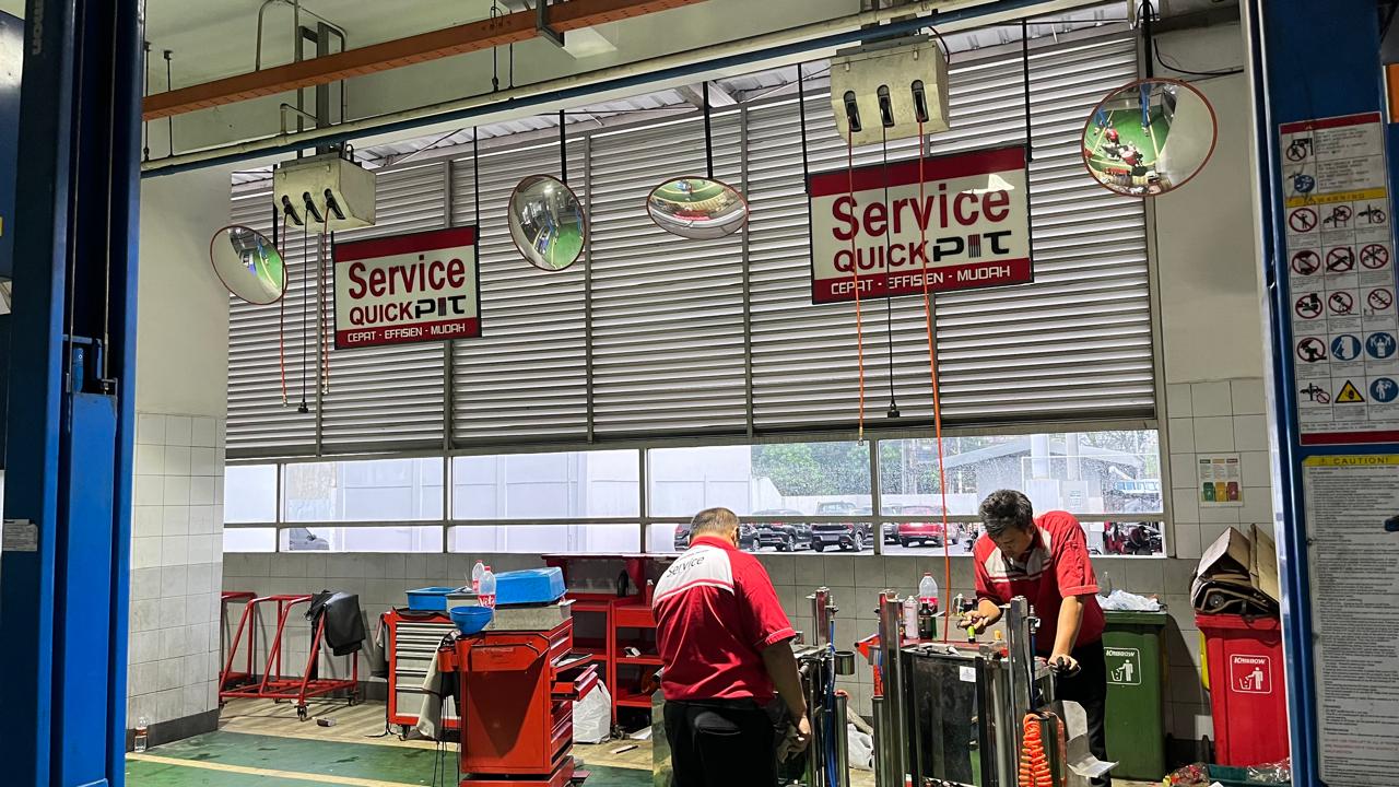 mitsubishi, dealer mitsubishi, bengkel resmi mitsubishi, Mitsubishi Srikandi, Express Service Mitsubishi, Dealer Mitsubishi Bikin Servis Makin Cepat, Anti Lama di Bengkel