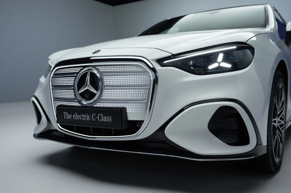 mercedes-benz, c-class, C-Class listrik, Mercedes-Benz C 400, Mercedes-Benz Akhirnya Luncurkan C-Class Listrik, Sanggup Tempuh 762 Km Sekali Cas