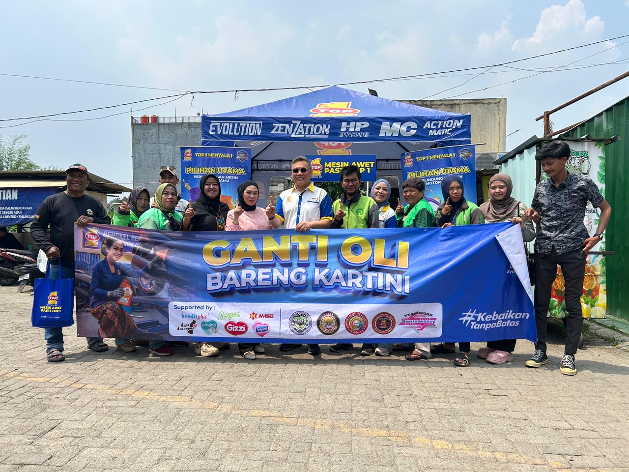 ojek online, hari kartini, top 1, ojol perempuan, Herwheels, Peringati Hari Kartini, TOP 1 Bikin Program Servis dan Ganti Oli Gratis Untuk Ojol Perempuan