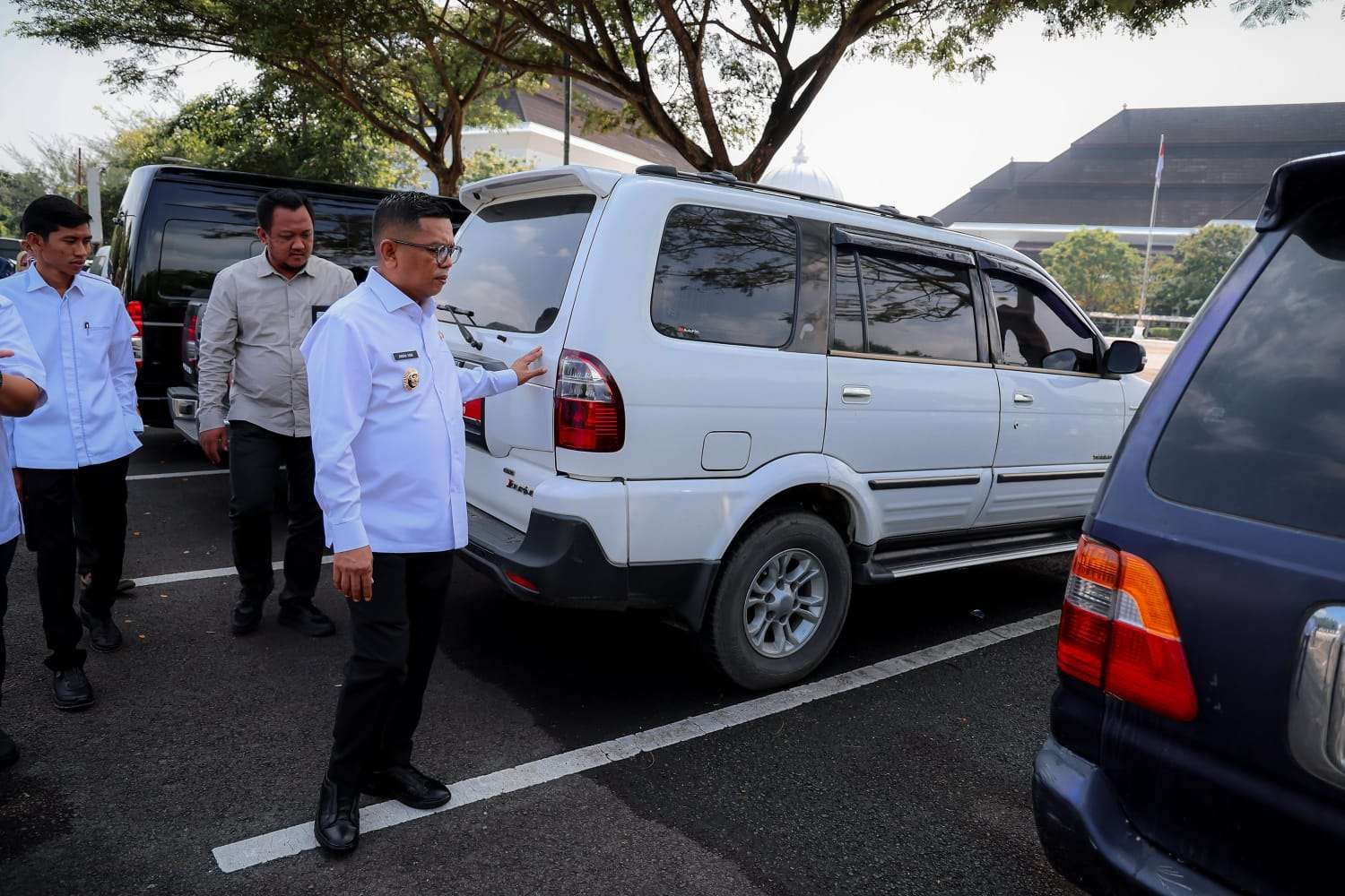 Nunggak Pajak Potong Tukin, Tunggakan Pajak Kendaraan Banten, Tunjangan Kinerja ASN Banten, ASN Banten, ASN Tagih Pajak Kendaraan, ASN di Banten Panas Dingin, Ketahuan Nunggak Pajak Kendaraan Kena Sanksi Potong Tukin
