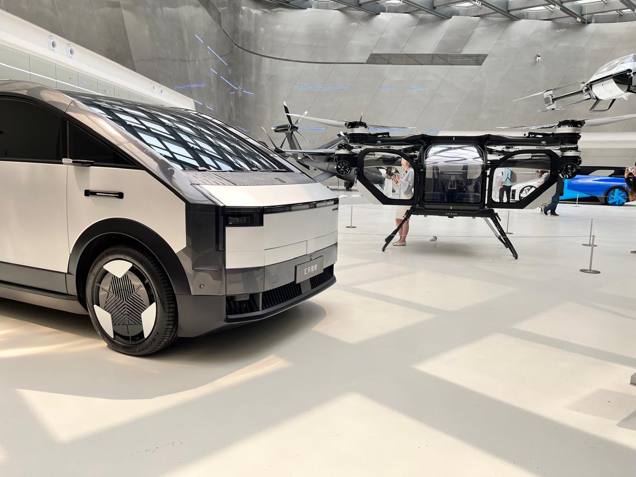 Mobil Terbang, XPeng, Beijing Auto Show 2026, Aridge, Land Aircraft Carrier, Aridge Jadi Langkah Nyata Xpeng Wujudkan Cita-cita Mobil Terbang