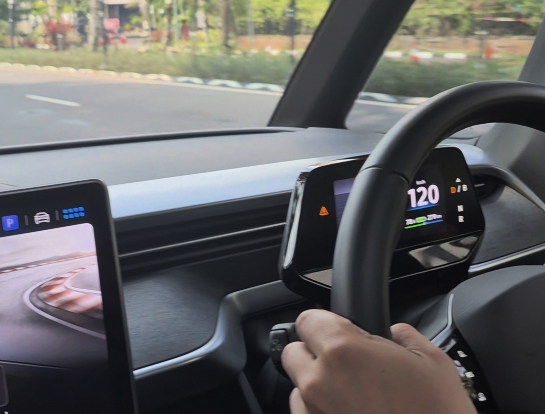 mobil, udara, mesin, kecepatan, mengemudi, Benarkah Kecepatan Tinggi Bisa Bikin Konsumsi BBM Mobil Lebih Boros?