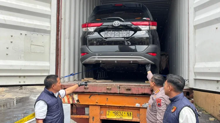 polda jawa tengah, Penyelundupan mobil, Penyelundupan motor, penyelundupan kendaraan bodong, Penyelundupan Mobil Timor Leste, Sindikat Penyelundupan Motor dan Mobil Bekas ke Timor Lester Terbongkar, Gudang di Klaten Raup Rp 50 Miliar