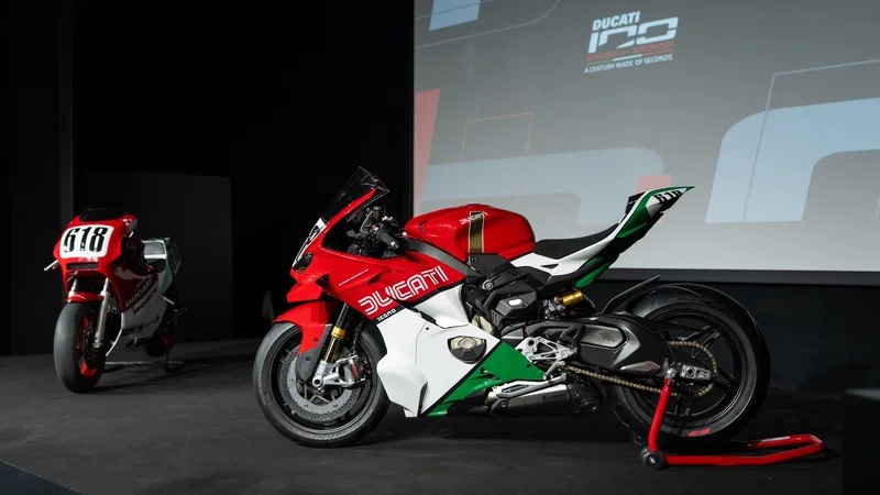superbike, Ducati, motor langka, motor superbike, Ducati Superleggera V4 Centenario, Ultah Seabad, Ducati Rilis Motor Ekstremnya Bertenaga 228 Dk dan Full Karbon