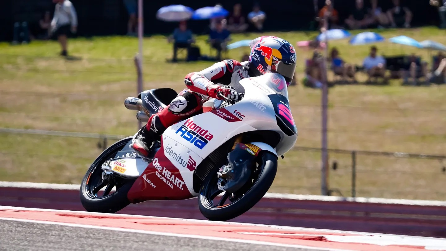 pembalap indonesia, rookie of the year, Moto3, honda team asia, Veda Ega Pratama, hasil moto3, Veda Ega Pratama Meroket 11 Posisi, Sukses Amankan Poin Krusial di Moto3 Spanyol
