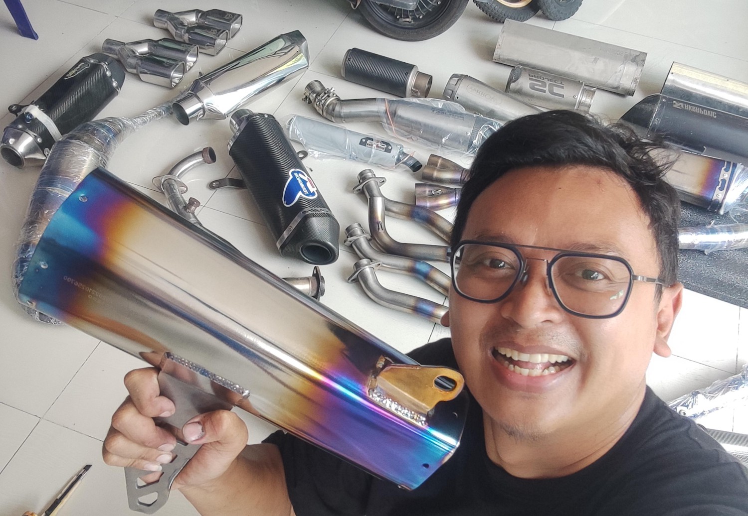 knalpot motor, spesialis knalpot, Witjak Modizigner, perbaikan knalpot, Witjak Modizigner Terima Restorasi Knalpot, Sulap Knalpot Rusak Jadi Baru