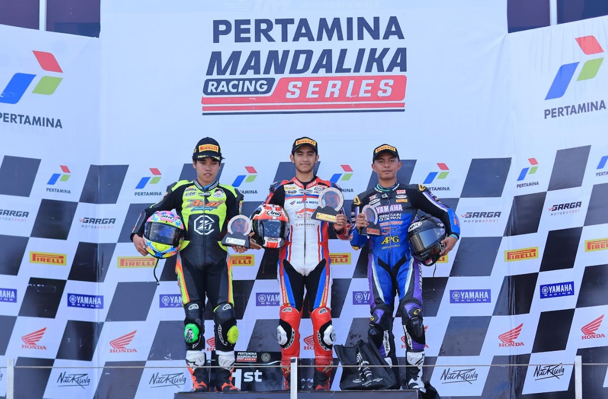 pembalap indonesia, honda cbr250rr, andi gilang, astra honda racing team (ahrt), ahrt, Mandalika Racing Series (MRS), Tampil Sempurna, AHRT Borong Trofi di Ronde Pembuka Mandalika Racing Series