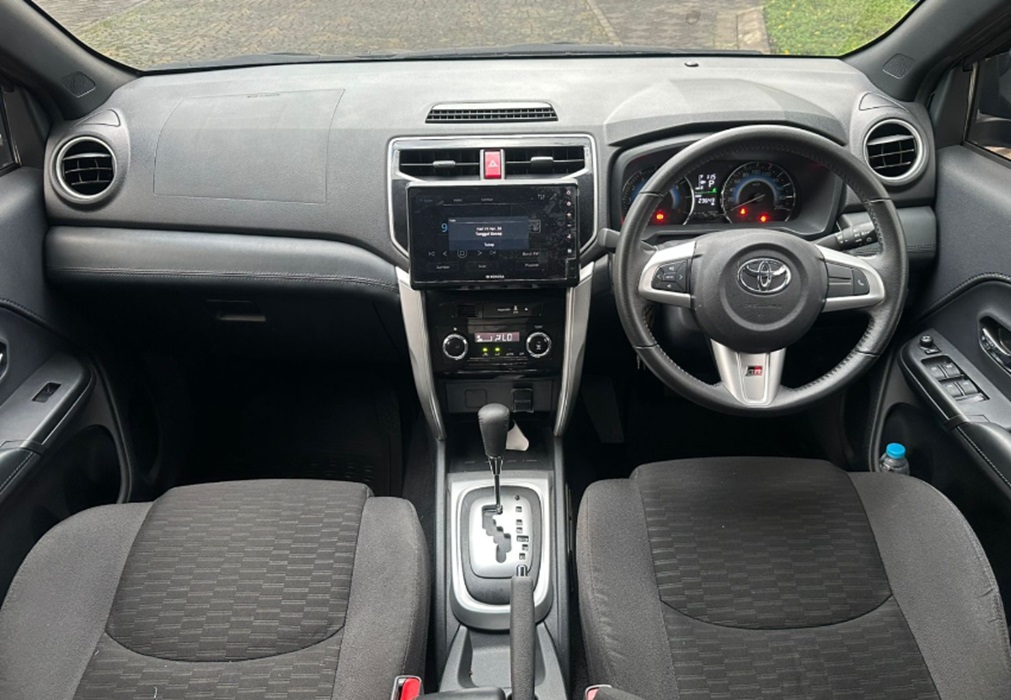 mobil bekas rush, Toyota Rush GR Sport, mobil bekas Toyota Rush, harga mobil bekas rush 2024, mobil bekas toyota rush 2024, Toyota Rush 1.5 GR Sport, Mobil Bekas Toyota Rush 1.5 GR Sport AT 2024, Segini Harganya Sekarang