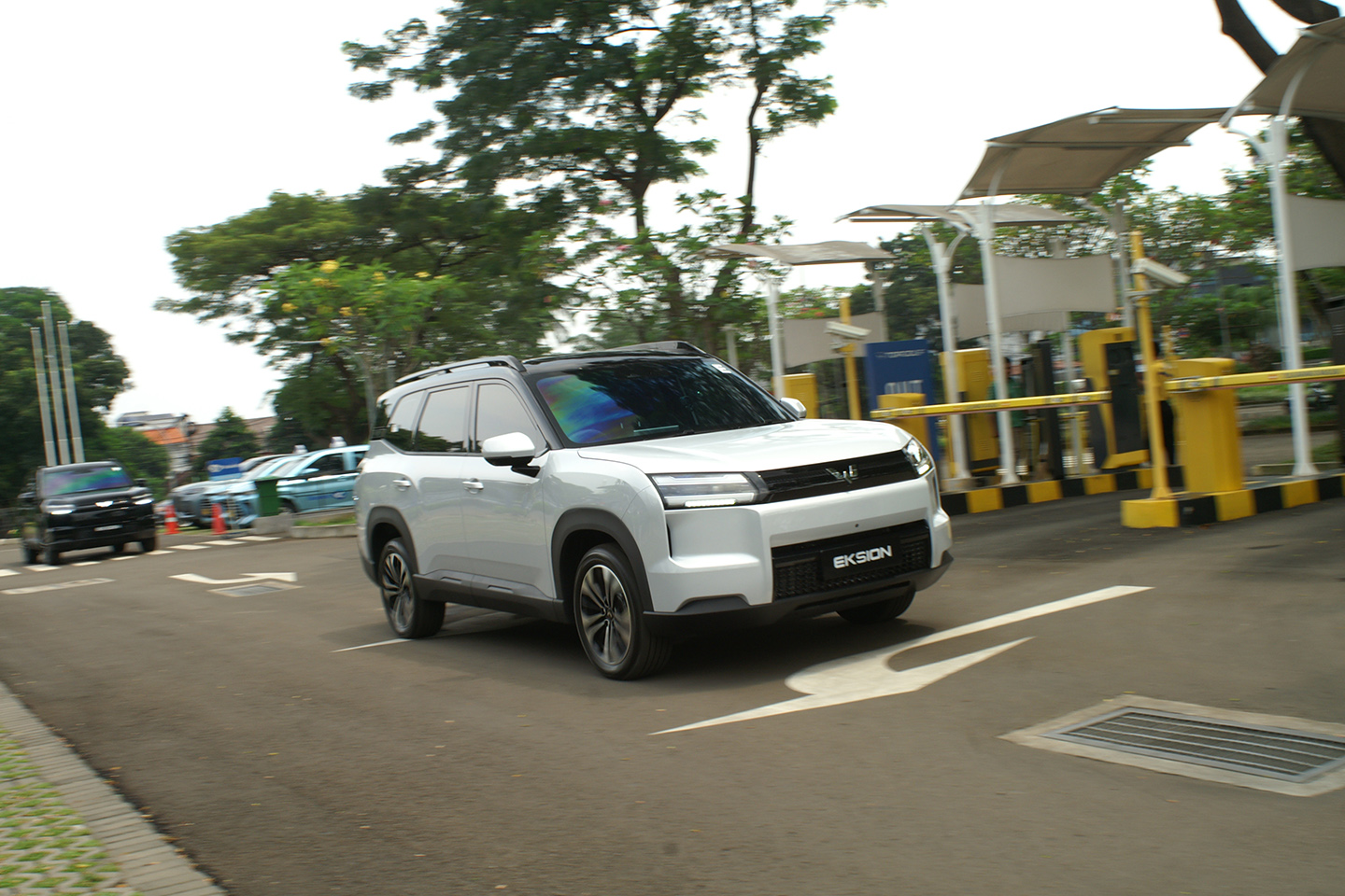 mobil baru, Desain, wuling, Wuling Eksion, Wuling Eksion PHEV, Tampangnya Ganteng Berwibawa, Ini Pilihan Warna Wuling Eksion