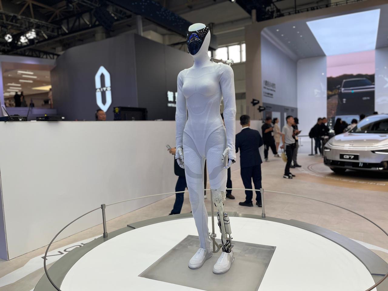 Mobil Terbang, robot humanoid, iron, XPeng, Beijing Auto Show 2026, Bukan Cuma Mobil Terbang dan Autonomous Driving, Xpeng Juga Kembangkan Robot Humanoid