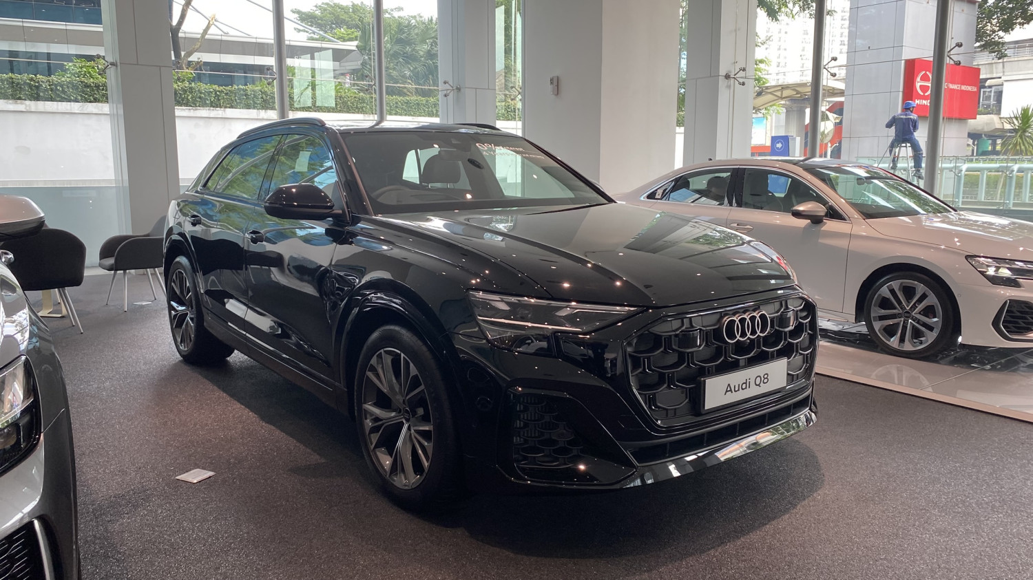 mobil baru, audi, lamborghini urus, audi q8, Saudaranya Lamborghini Urus Nih, Begini Spek Audi Q8 di Indonesia