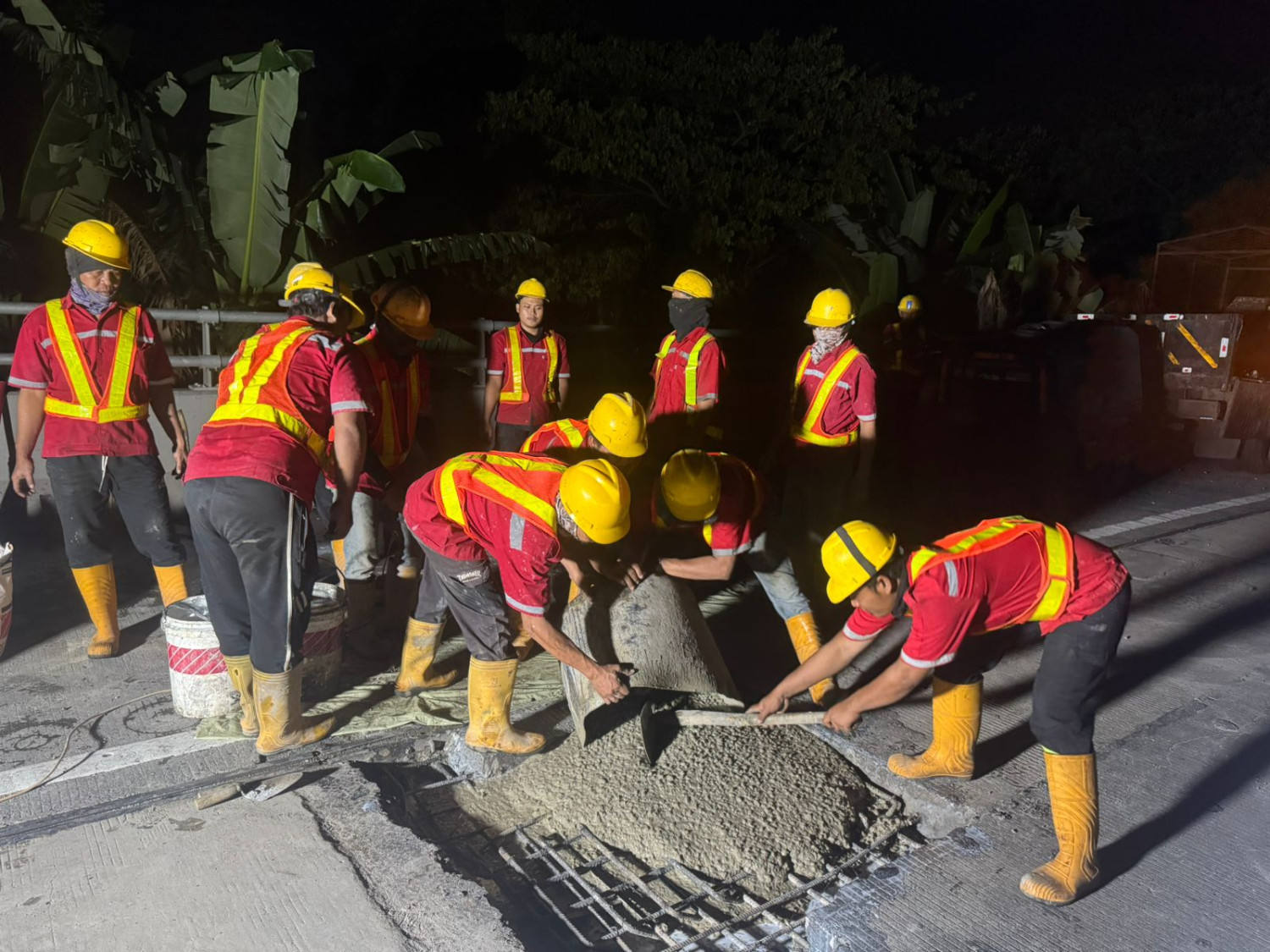 ban bocor, tol jagorawi, pt jasa marga, Ban Pecah di Jagorawi, Jasa Marga Gercep Tambal Jalan & Siapkan Ganti Rugi