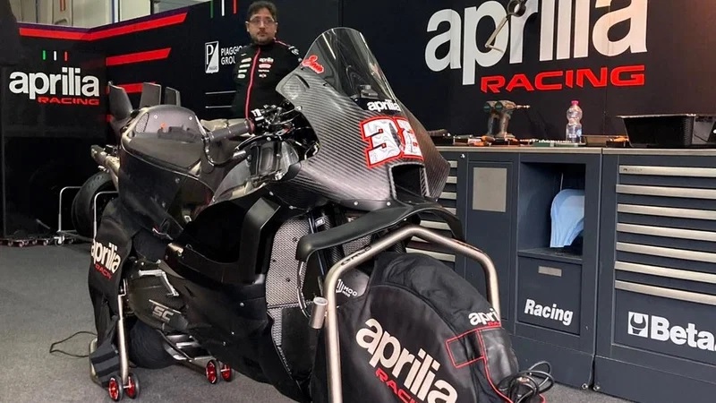 motor, MotoGP, pembalap, aturan, motogp 2027, Tahun Depan Tidak Ada Lagi Dua Motor di Garasi Pembalap MotoGP