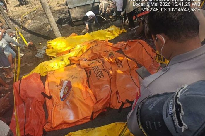 tabrakan maut, Jalur Lintas Tengah Sumatera, Bus ALS, Bus ALS Hajar Truk Tangki di Jalur Lintas Tengah Sumatera, 16 Tewas