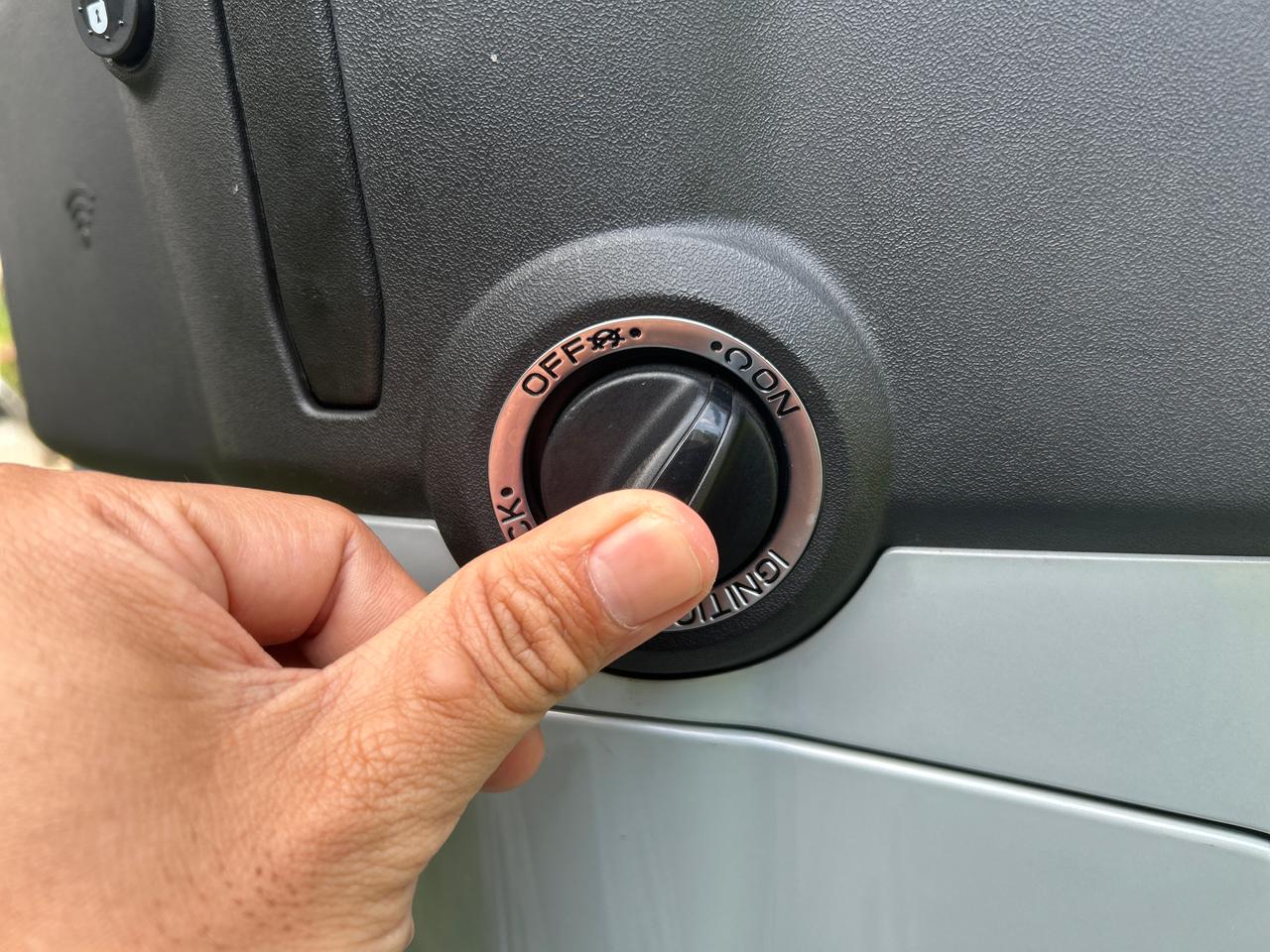 glove box, vespa sprint, Cara membuka, Vespa Sprint S 180, Sudah Pakai Keyless, Begini Cara Membuka Glove Box Vespa Sprint S 180