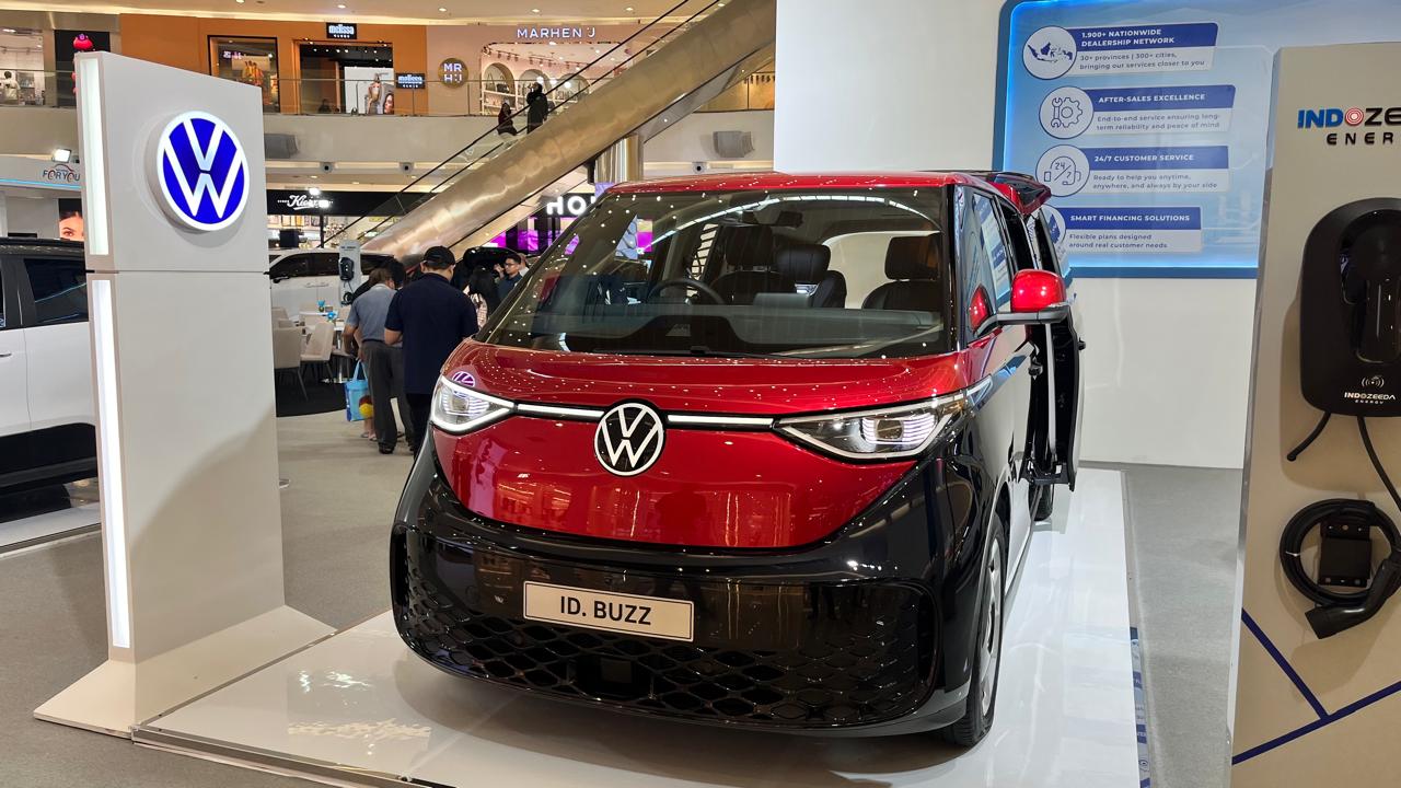 Volkswagen, VW ID. Buzz, Promo VW, Indomobil Expo, Cuma di Pameran Ini, Beli VW ID. Buzz Dapat Banyak Promo, Bisa Bawa Pulang Motor