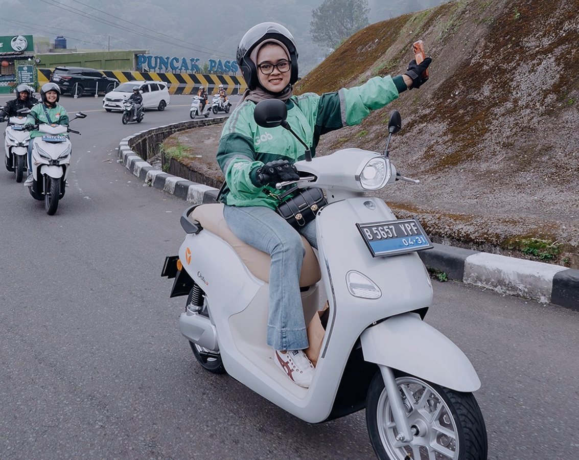 motor listrik, turing, Yadea, Yadea Velax, Yadea Osta, Motor Listrik Baru Yadea Dites Bandung-Bogor, Bisa Jalan Sejauh Ini Tanpa Cas