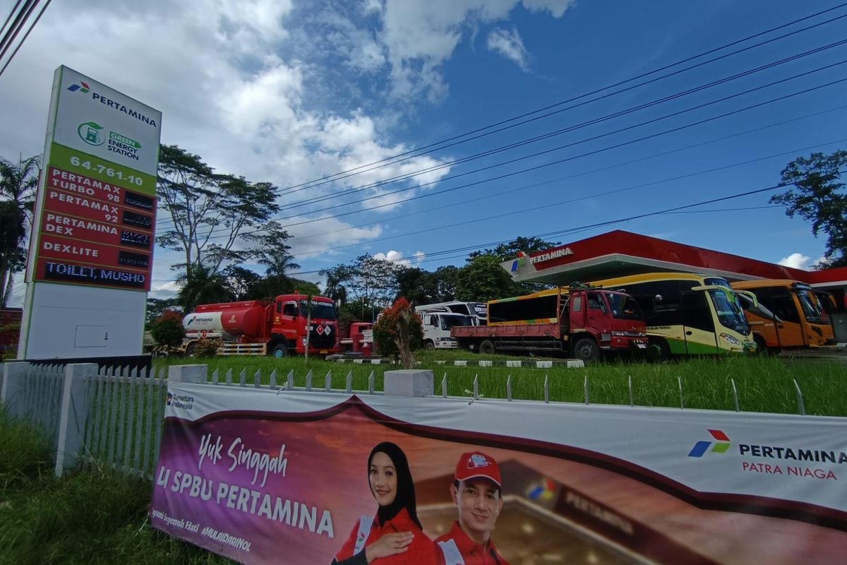 SPBU, pertamina, balikpapan, solar, Bio Solar, antrean solar, Pertamina Tambah Pasokan Bio Solar, Antrean Panjang di SPBU Balikpapan Terurai